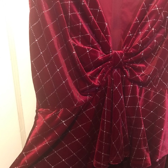 Velvet and sparkles cranberry peplum party dress - Picture 3 of 3
